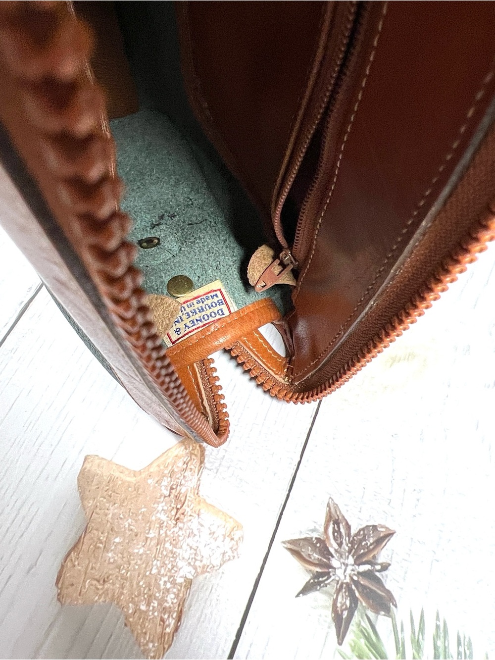 🦆 DOONEY & BOURKE FIR GREEN AND BRITISH TAN PEBBLED LEATHER CROSSBODY - Picture 11 of 16
